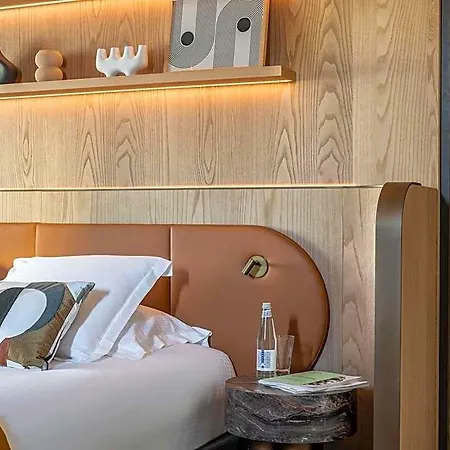 Pullman Lyon