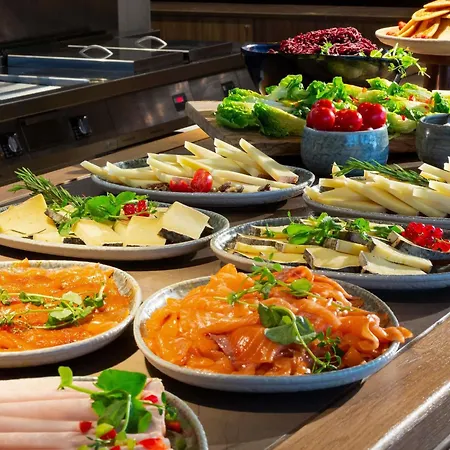 Отель Pullman 4*